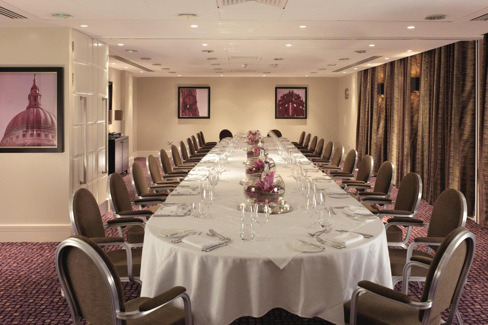 Crowne Plaza London Ealing By Ihg Hotell Eksteriør bilde